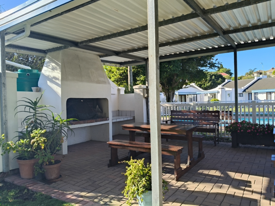 2 Bedroom Property for Sale in Paradise Beach Eastern Cape